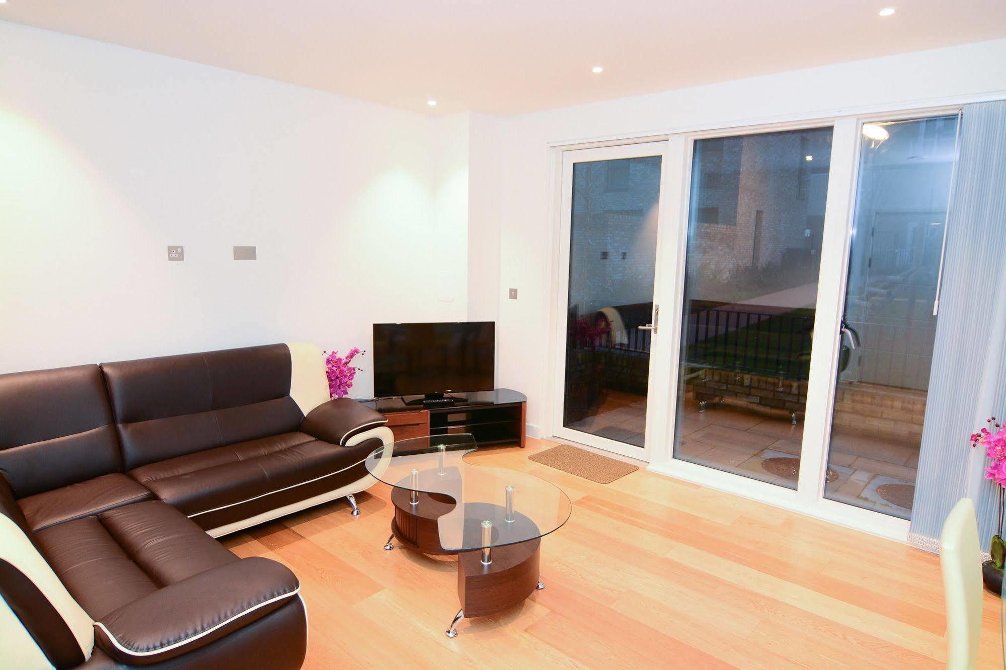 Apartment Wharf - Cambridge Av London Bagian luar foto