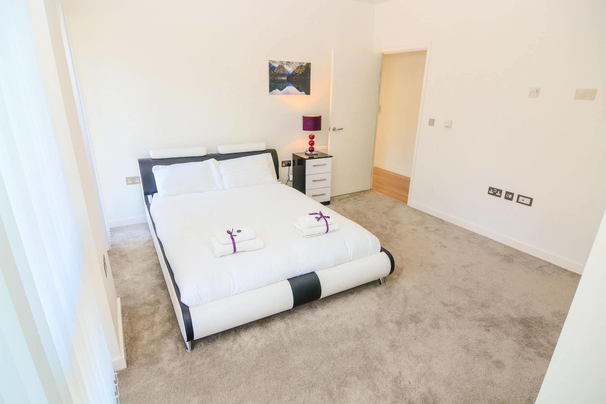 Apartment Wharf - Cambridge Av London Bagian luar foto